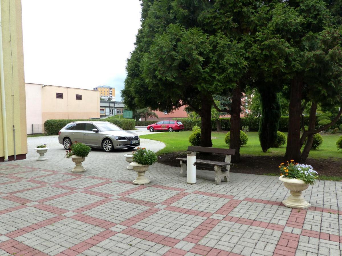 哈莫尼公寓酒店 Chodov  外观 照片